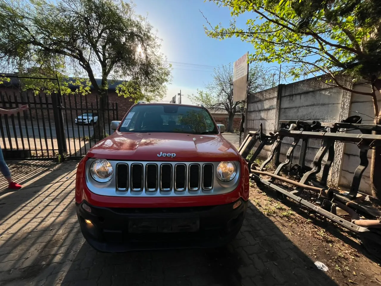 2015 Jeep Renegade  view 2