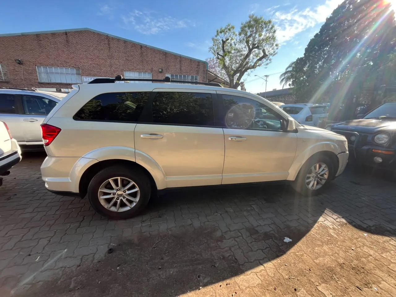2013 Dodge Journey  view 3