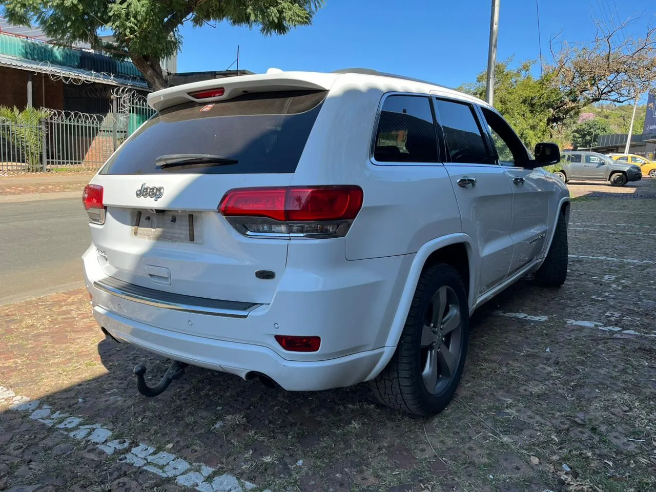 2014 Jeep Grand Cherokee  view 3