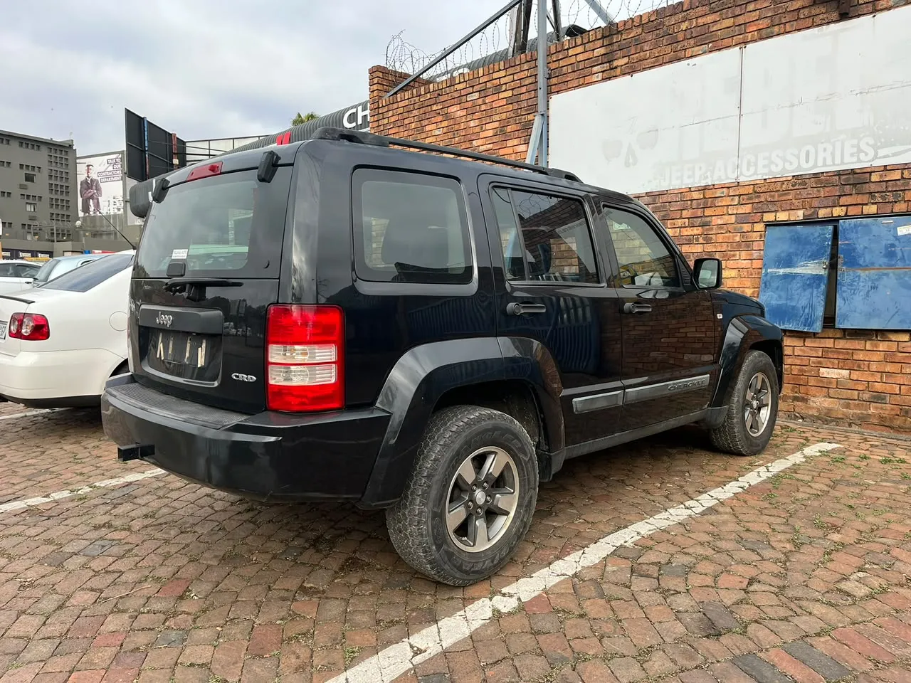 2010 Jeep Cherokee  view 6