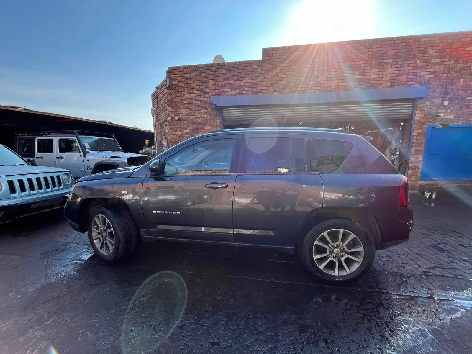 2014 Jeep Compass  view 6