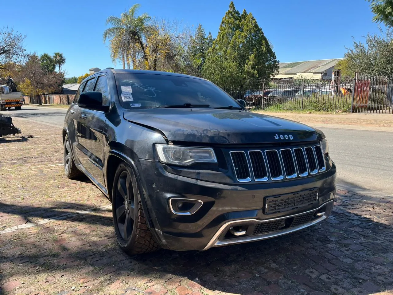 2014 Jeep Grand Cherokee  view 2