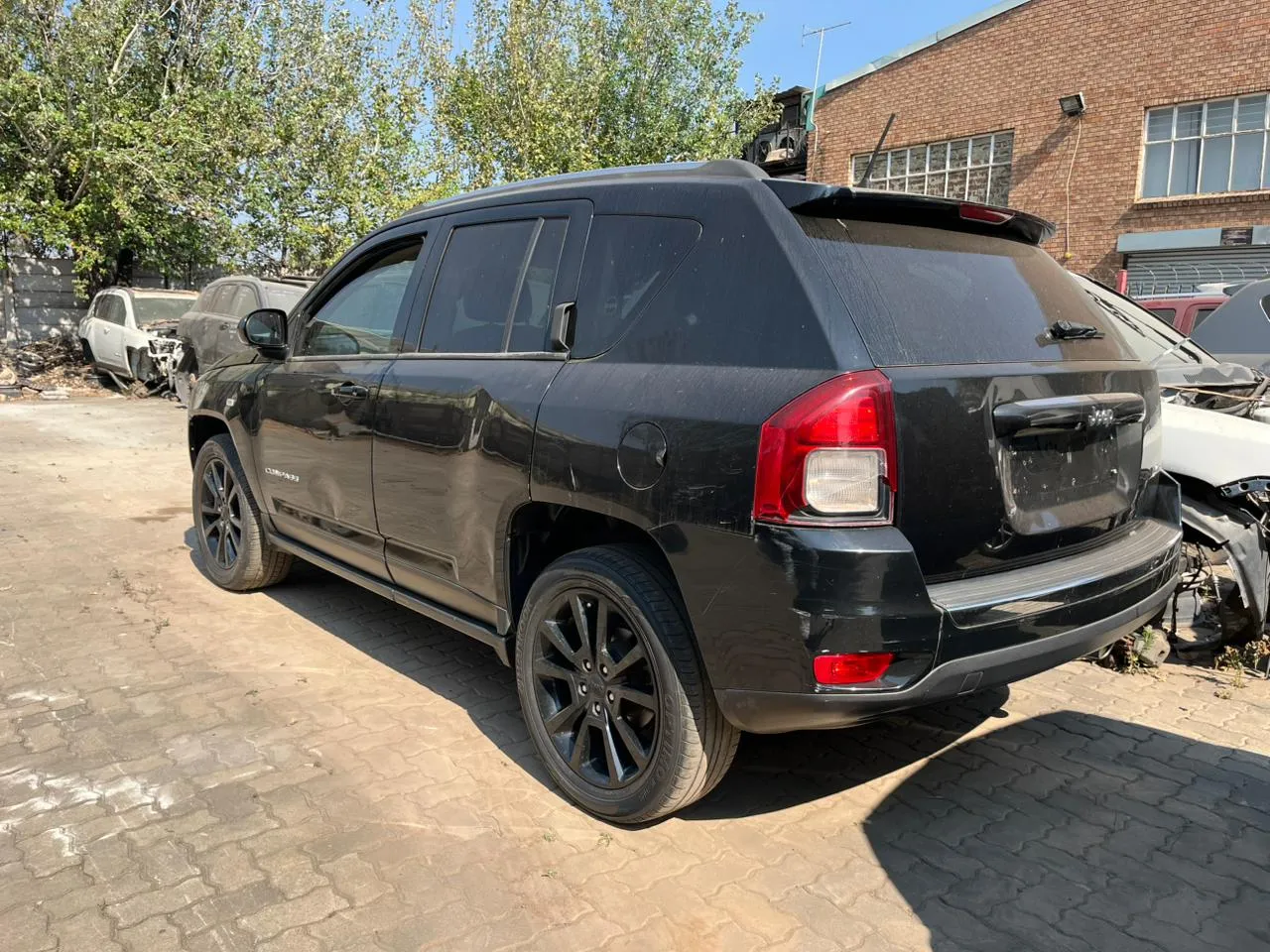 2014 Jeep Compass  view 3