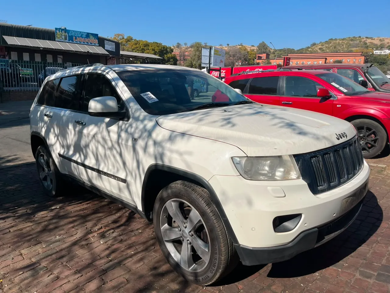 2012 Jeep Grand Cherokee  view 2