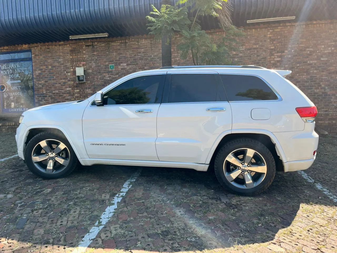 2014 Jeep Grand Cherokee  view 6