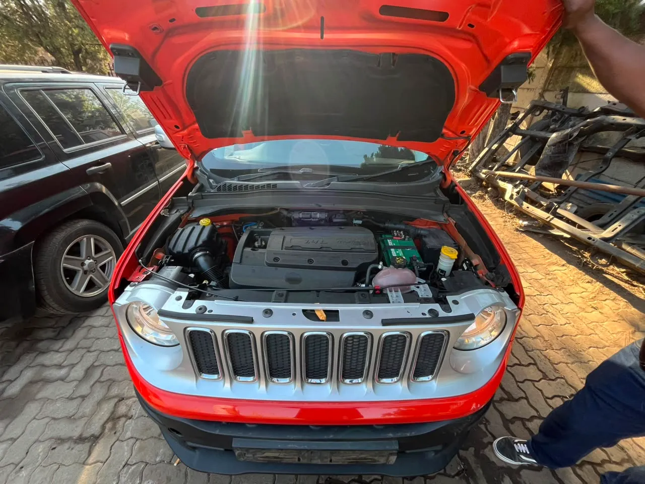 2015 Jeep Renegade  view 9