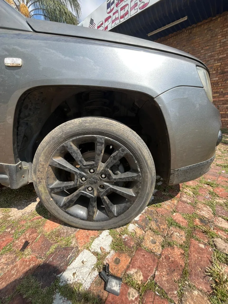 2013 Jeep Compass  view 4