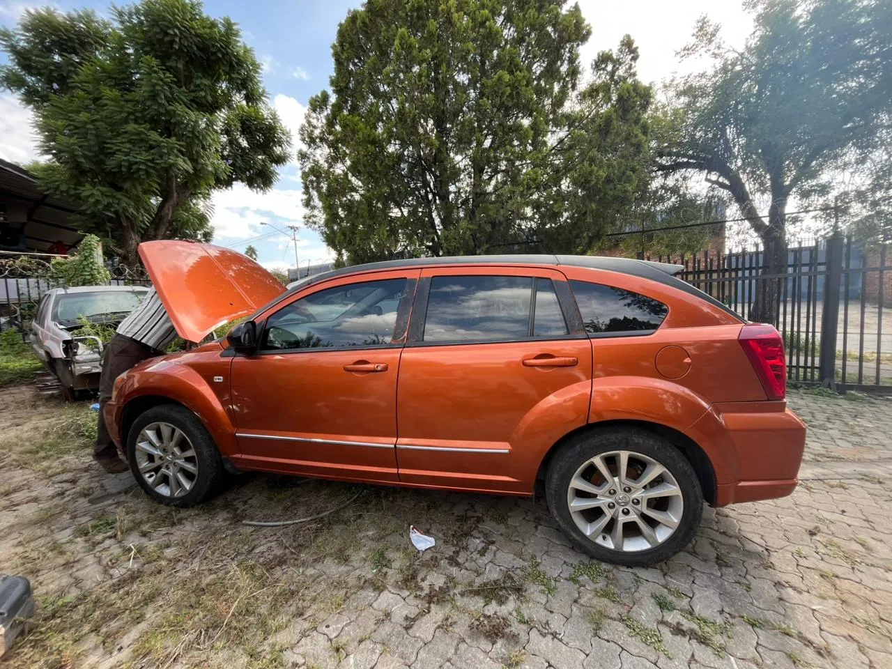 2011 Dodge Caliber  view 3