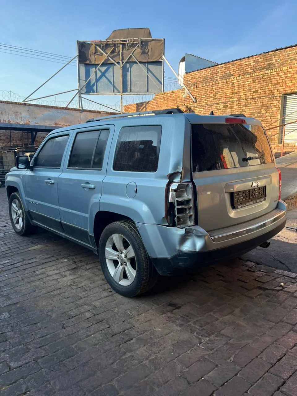 2014 Jeep Patriot  view 3