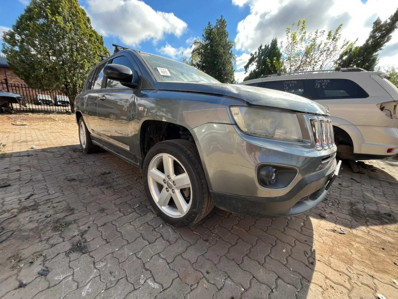 2013 Jeep Compass  view 3