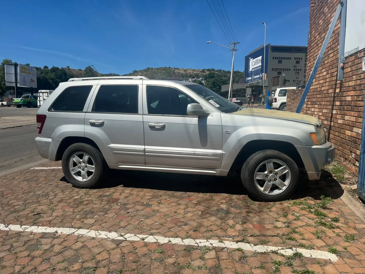 2005 Jeep Grand Cherokee  view 4