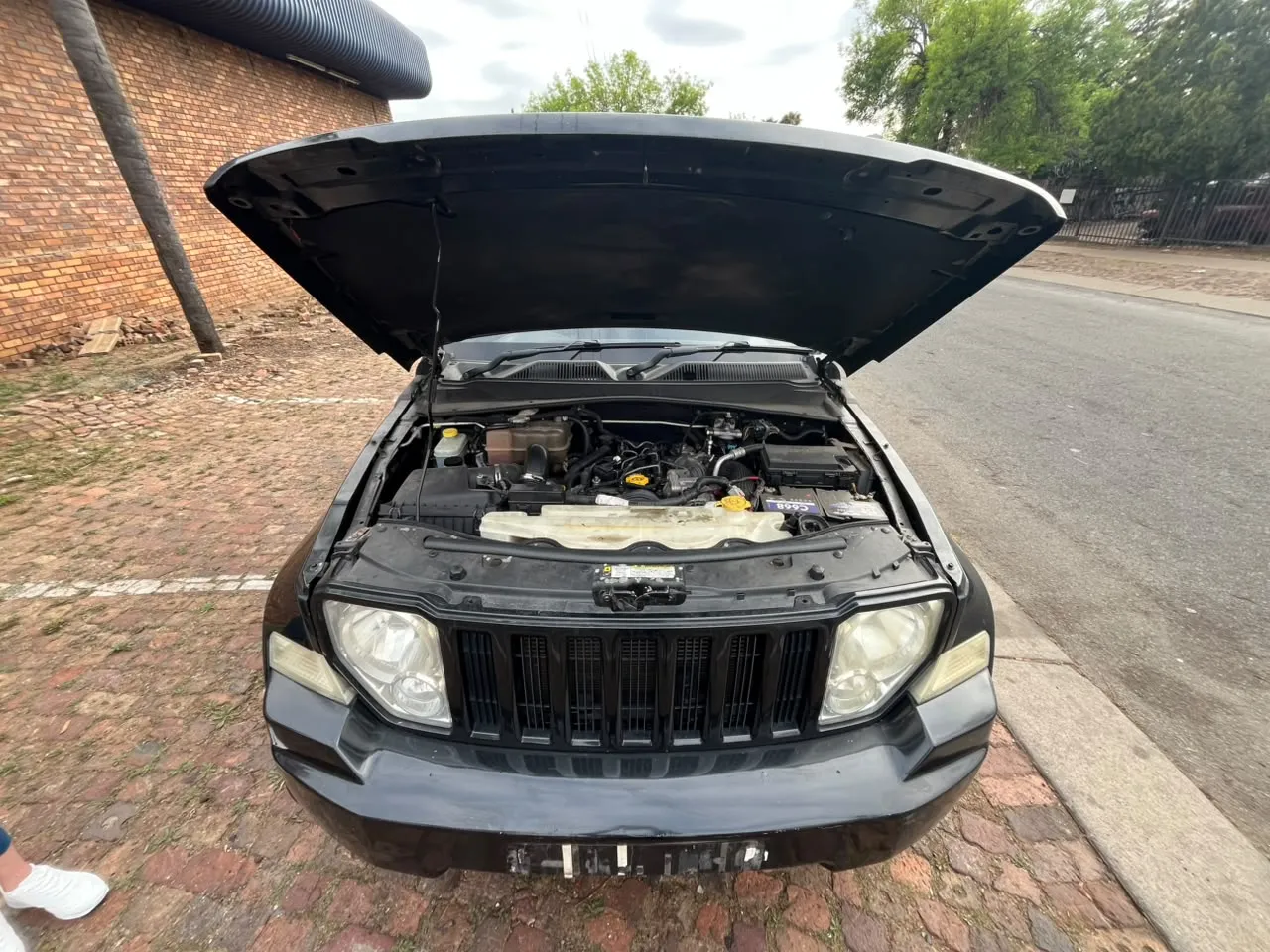 2010 Jeep Cherokee  view 8