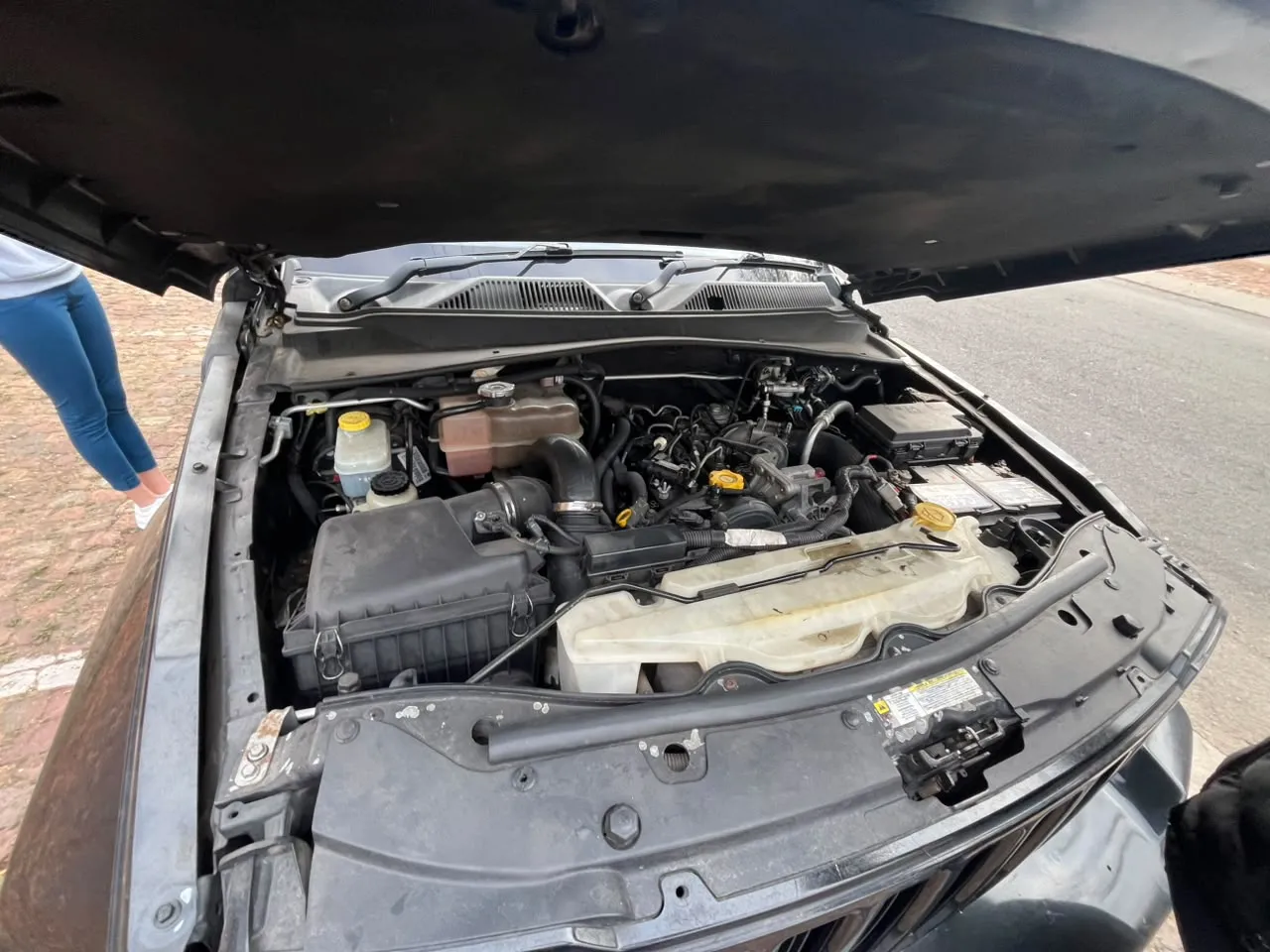 2010 Jeep Cherokee  view 3