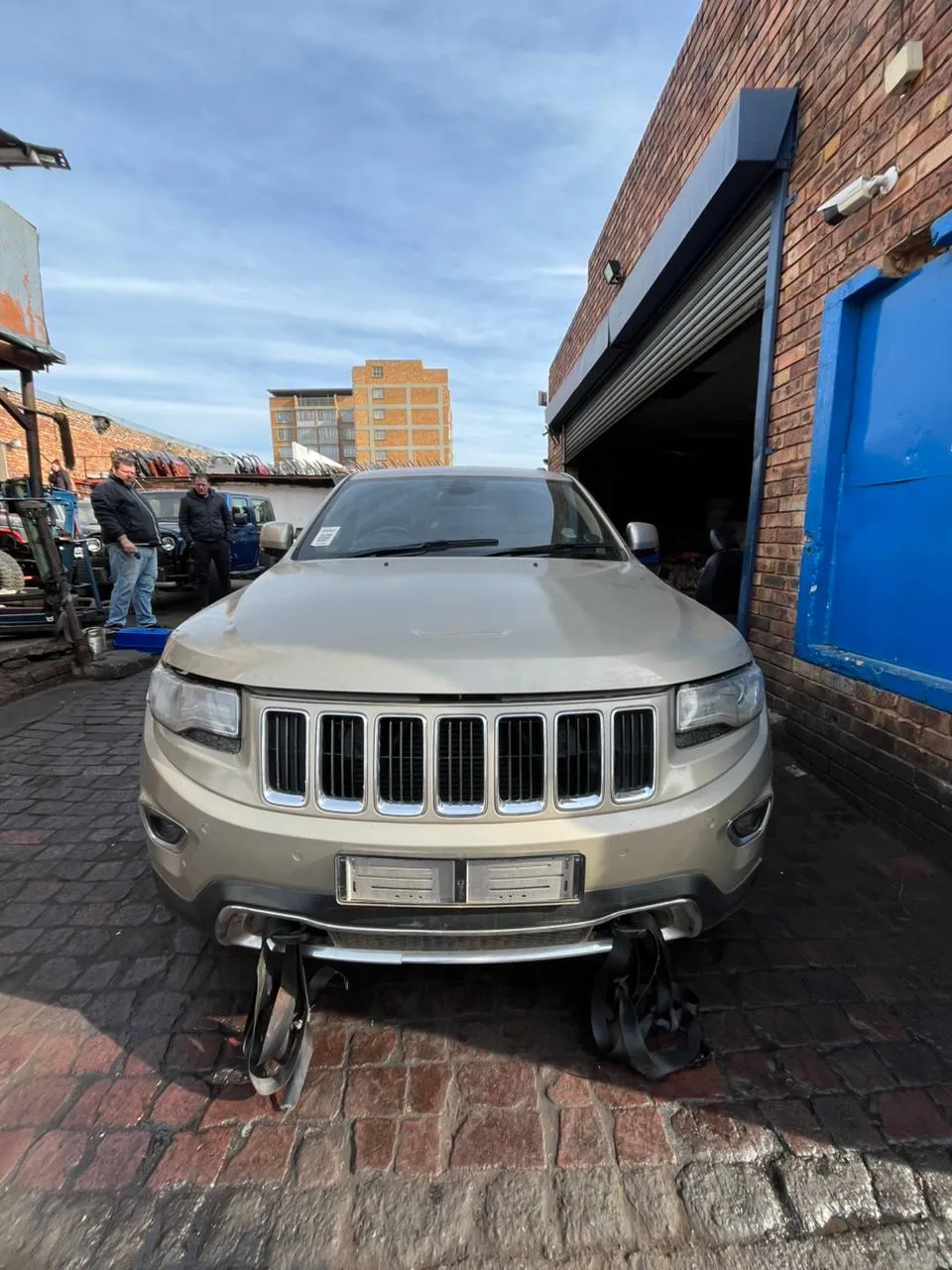 2015 Jeep Grand Cherokee  view 2