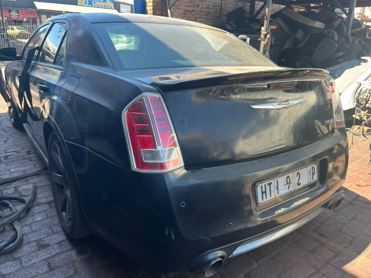 2013 Chrysler 300C thumbnail 4