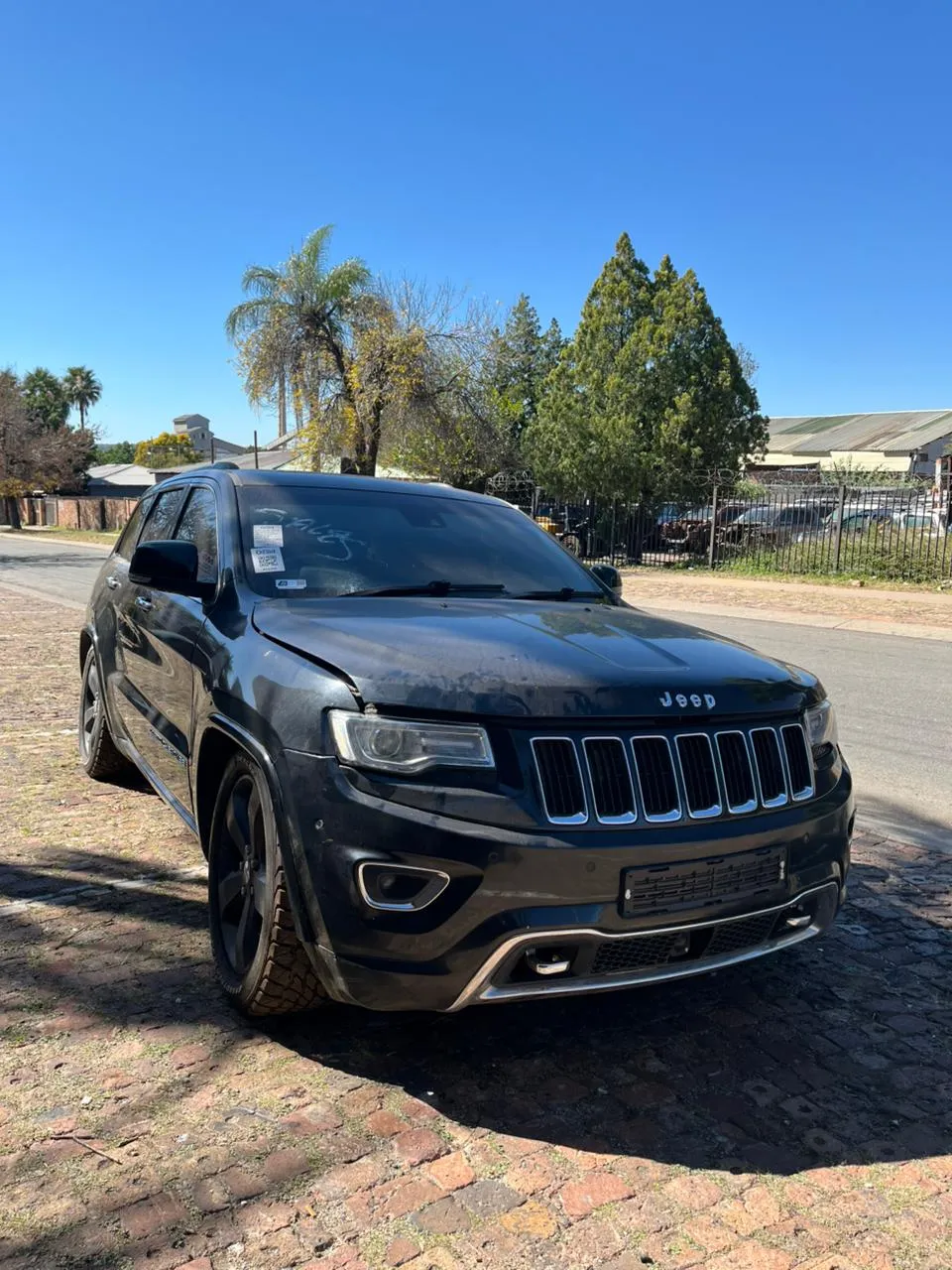 2014 Jeep Grand Cherokee  view 2