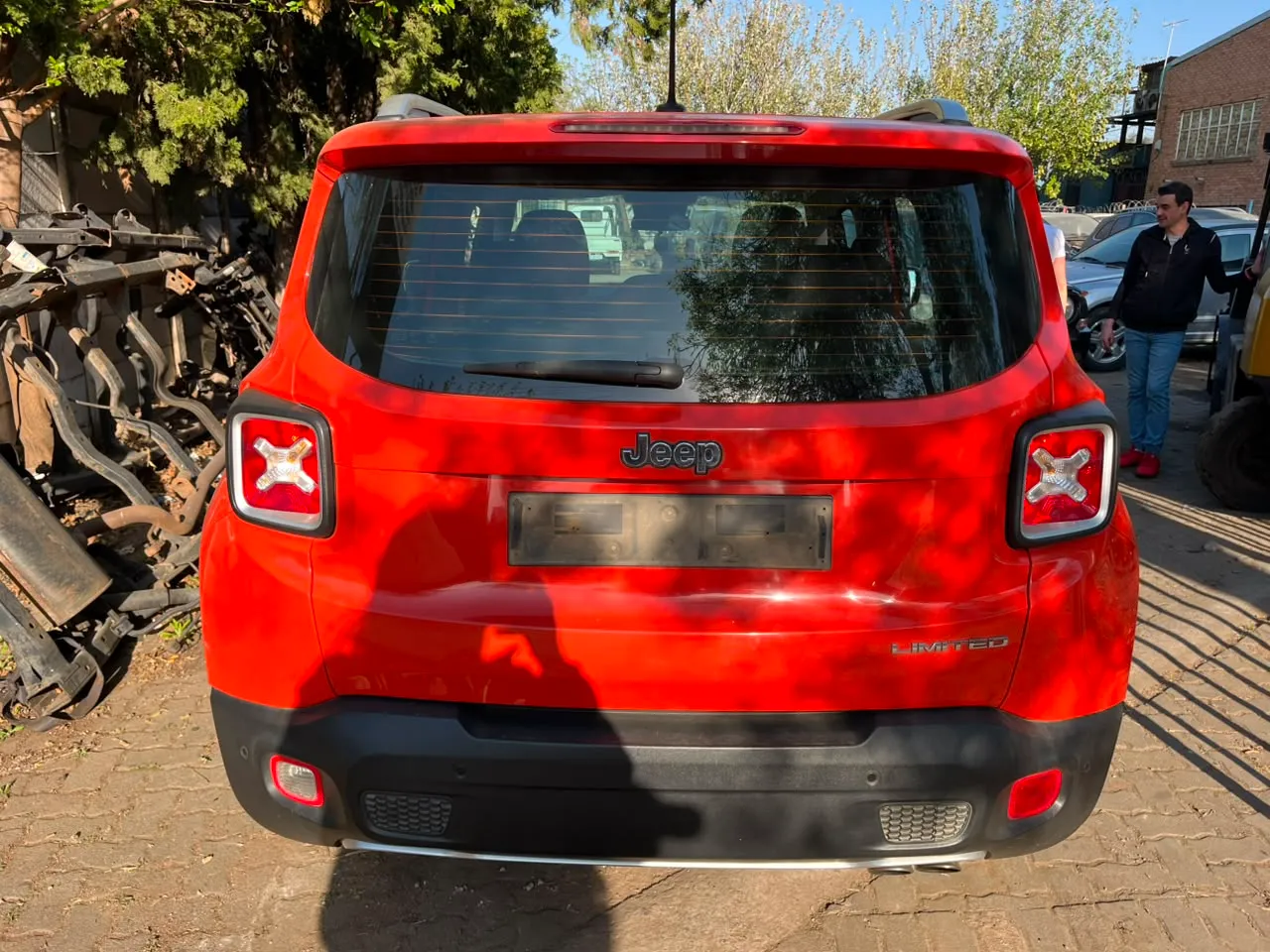 2015 Jeep Renegade  view 5