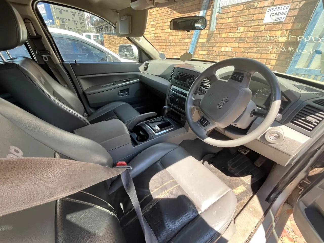 2005 Jeep Grand Cherokee  view 3