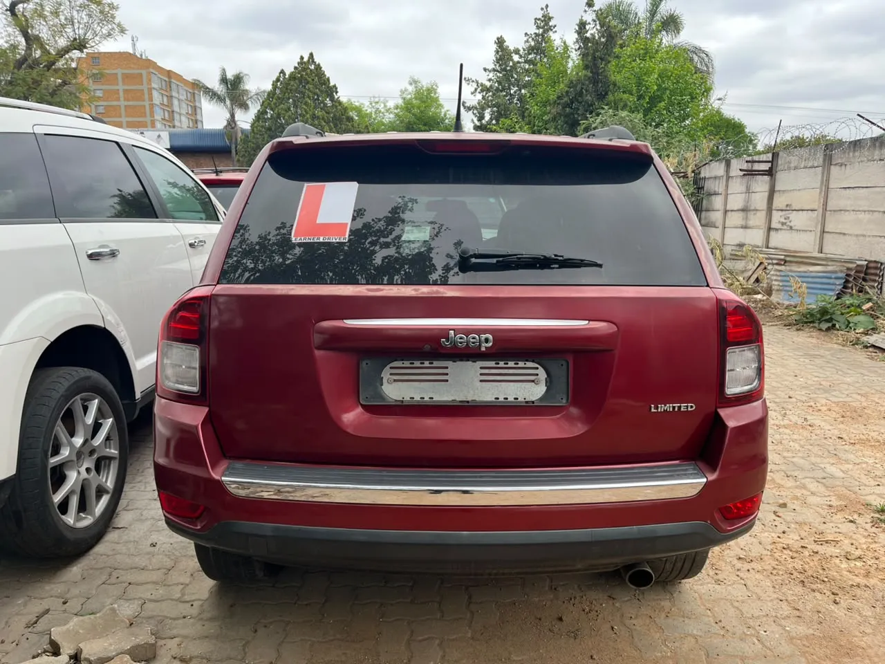 2014 Jeep Compass  view 3