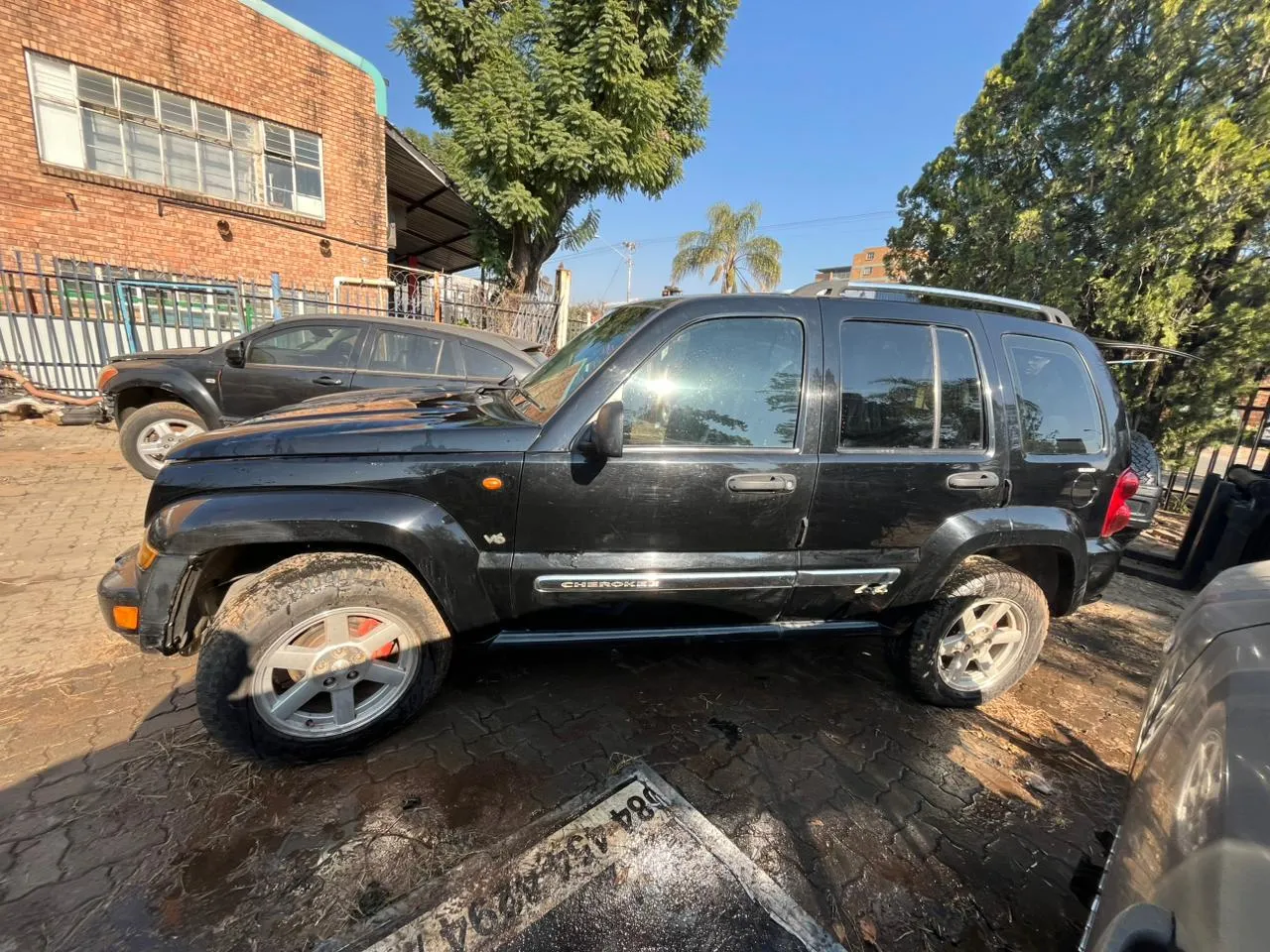 2005 Jeep Cherokee  view 5