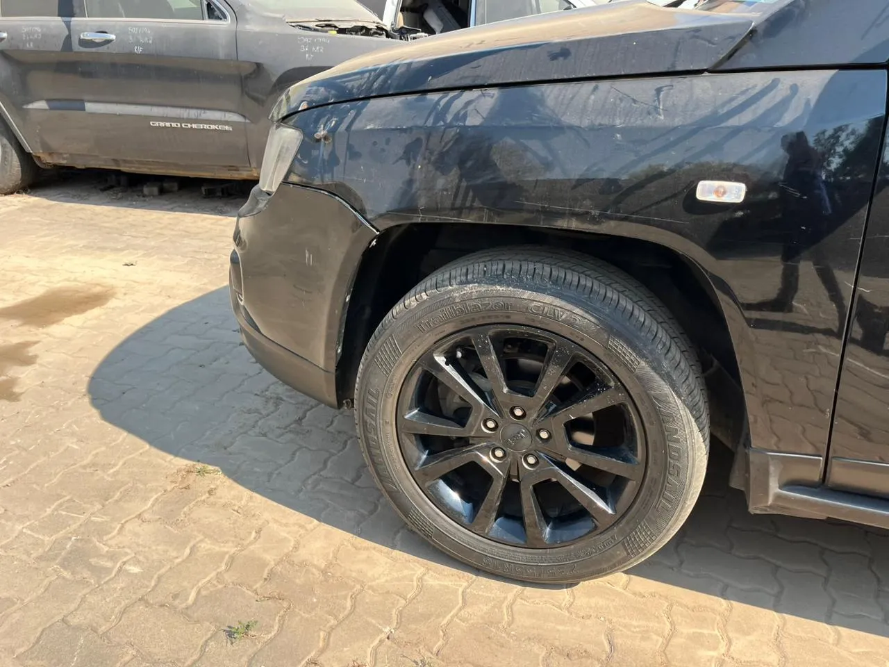 2014 Jeep Compass  view 4