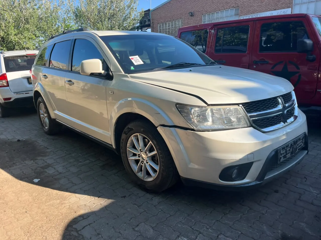2013 Dodge Journey  view 2