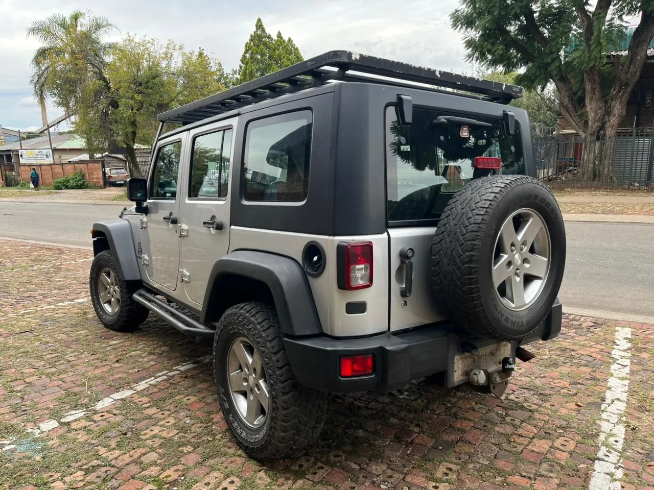 2010 Jeep Wrangler  view 5