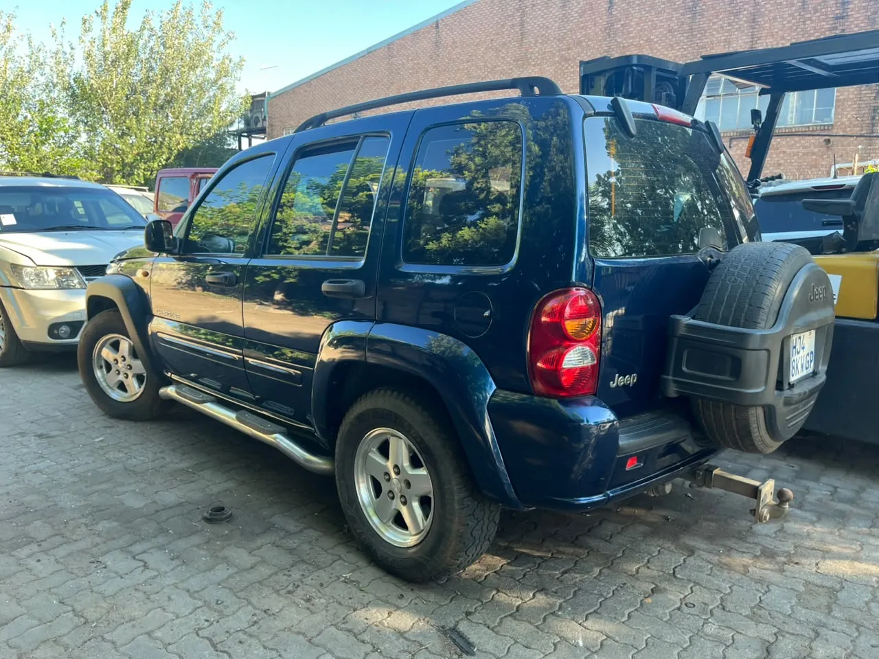 2004 Jeep Cherokee thumbnail 6