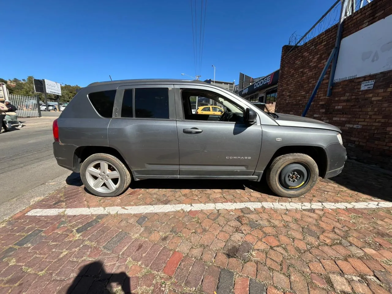 2012 Jeep Compass  view 3
