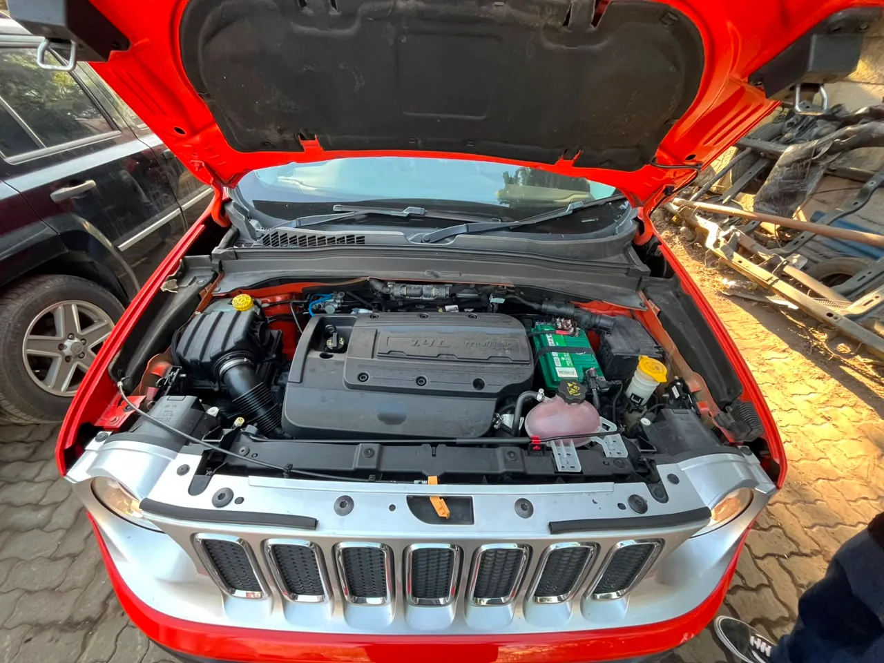 2015 Jeep Renegade  view 6