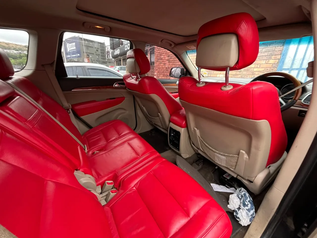 2013 Jeep Grand Cherokee  view 4