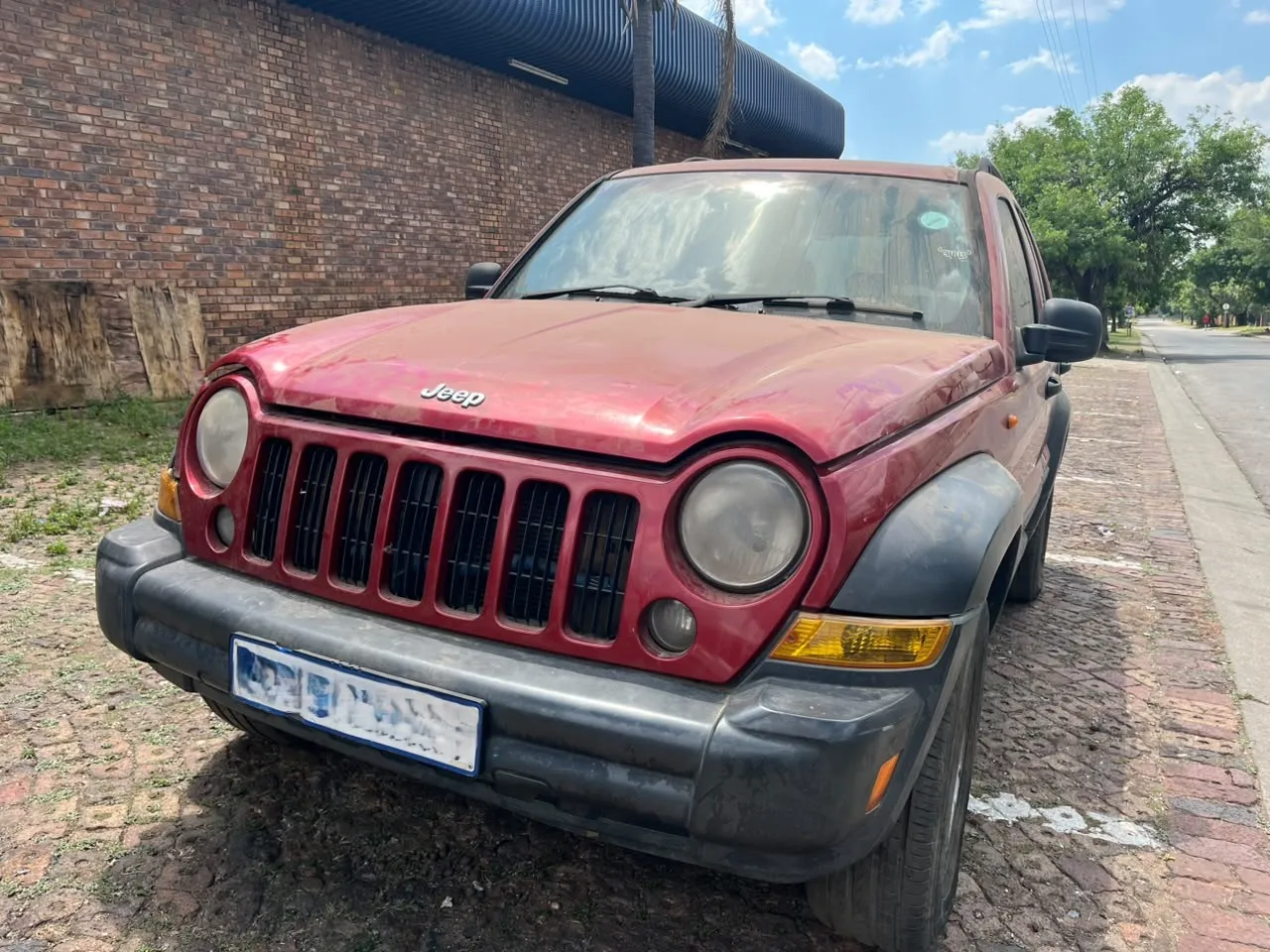 2007 Jeep Cherokee  view 2
