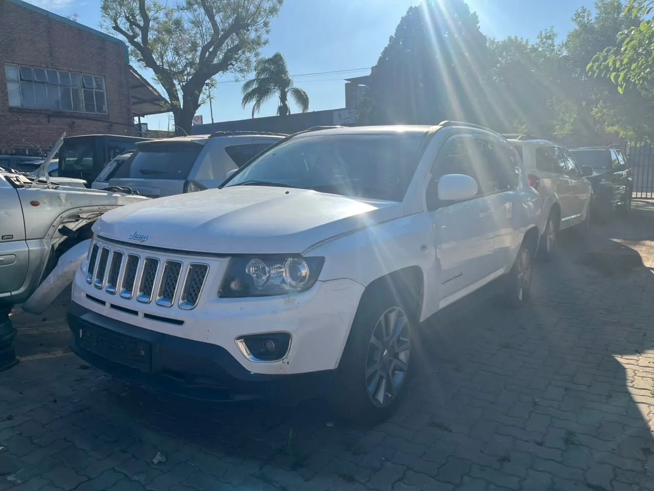 2014 Jeep Compass  view 5