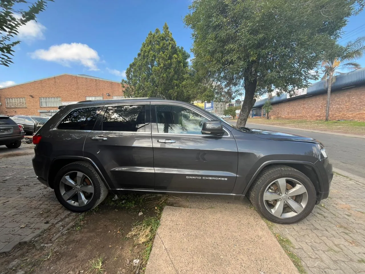 2014 Jeep Grand Cherokee  view 5