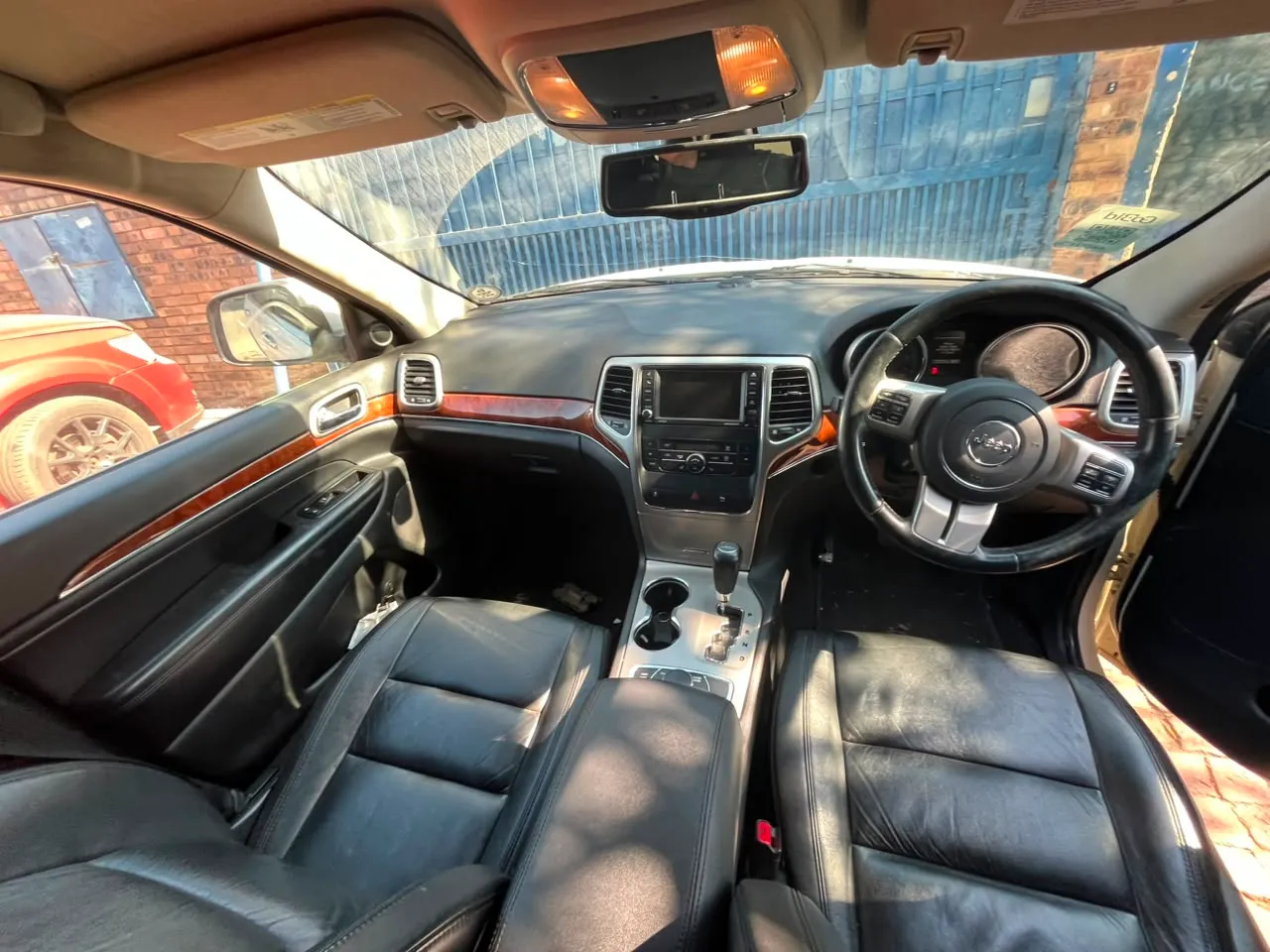2012 Jeep Grand Cherokee  view 9