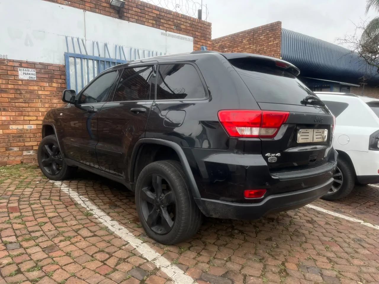 2013 Jeep Grand Cherokee  view 7