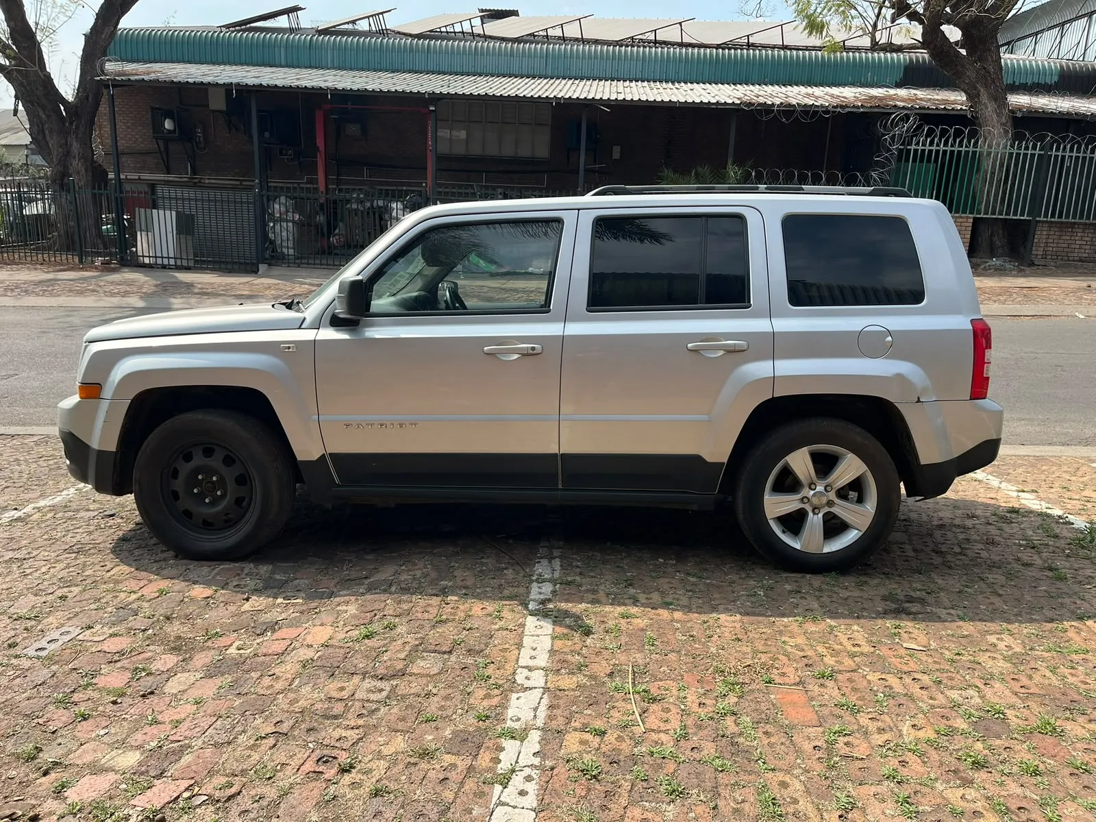 2014 Jeep Patriot  view 4