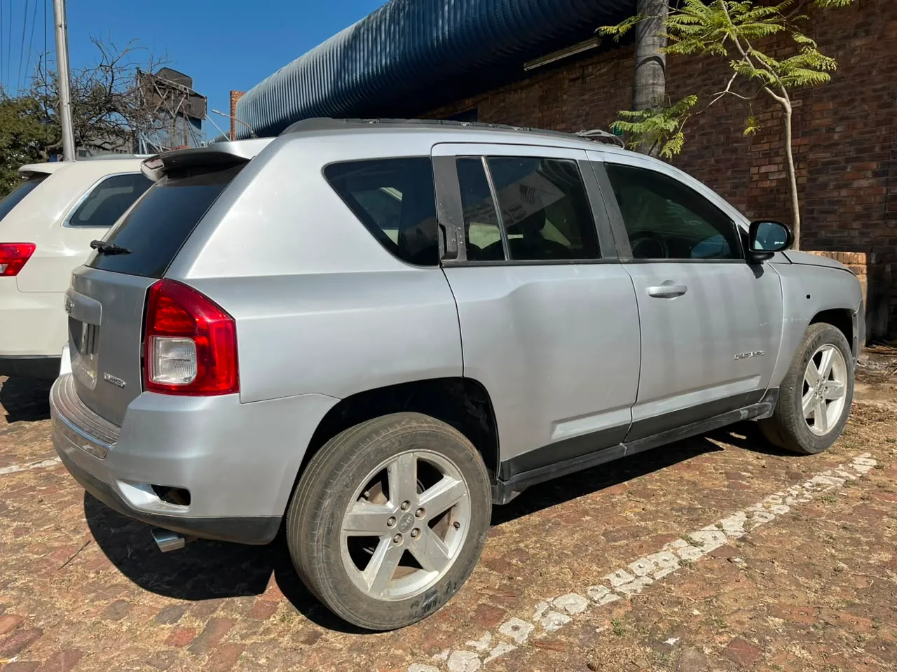 2012 Jeep Compass  view 5