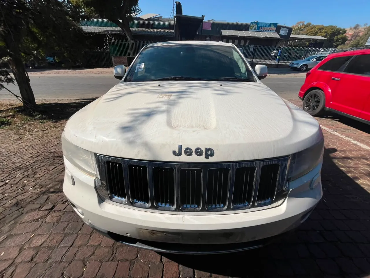 2012 Jeep Grand Cherokee  view 6