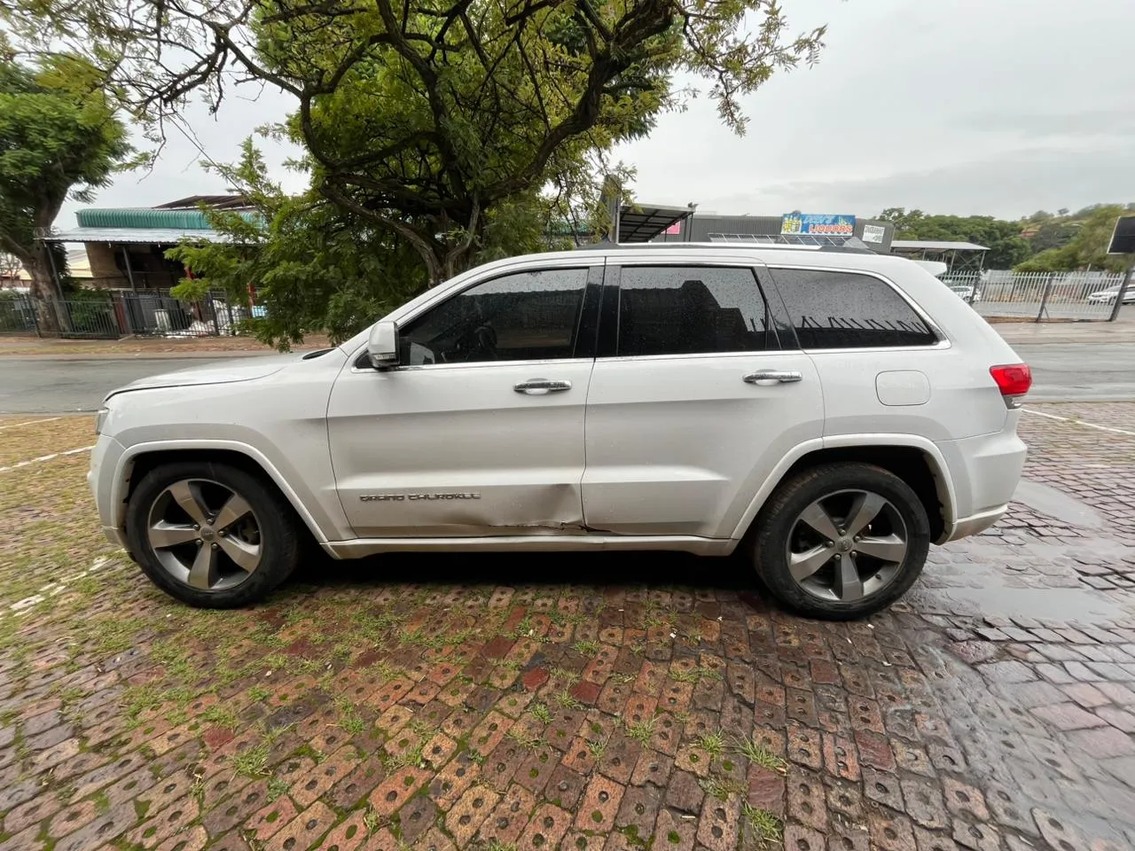 2014 Jeep Grand Cherokee  view 5