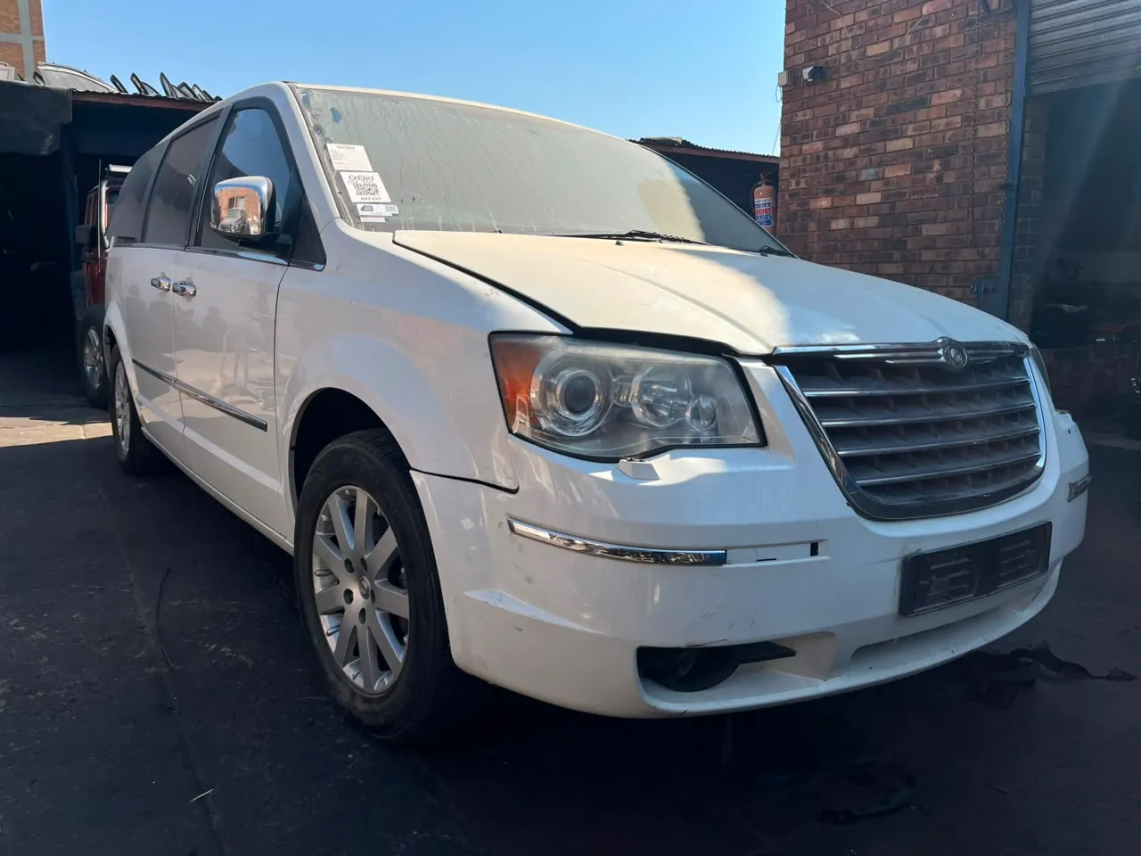 2010 Chrysler Grand Voyager  view 2