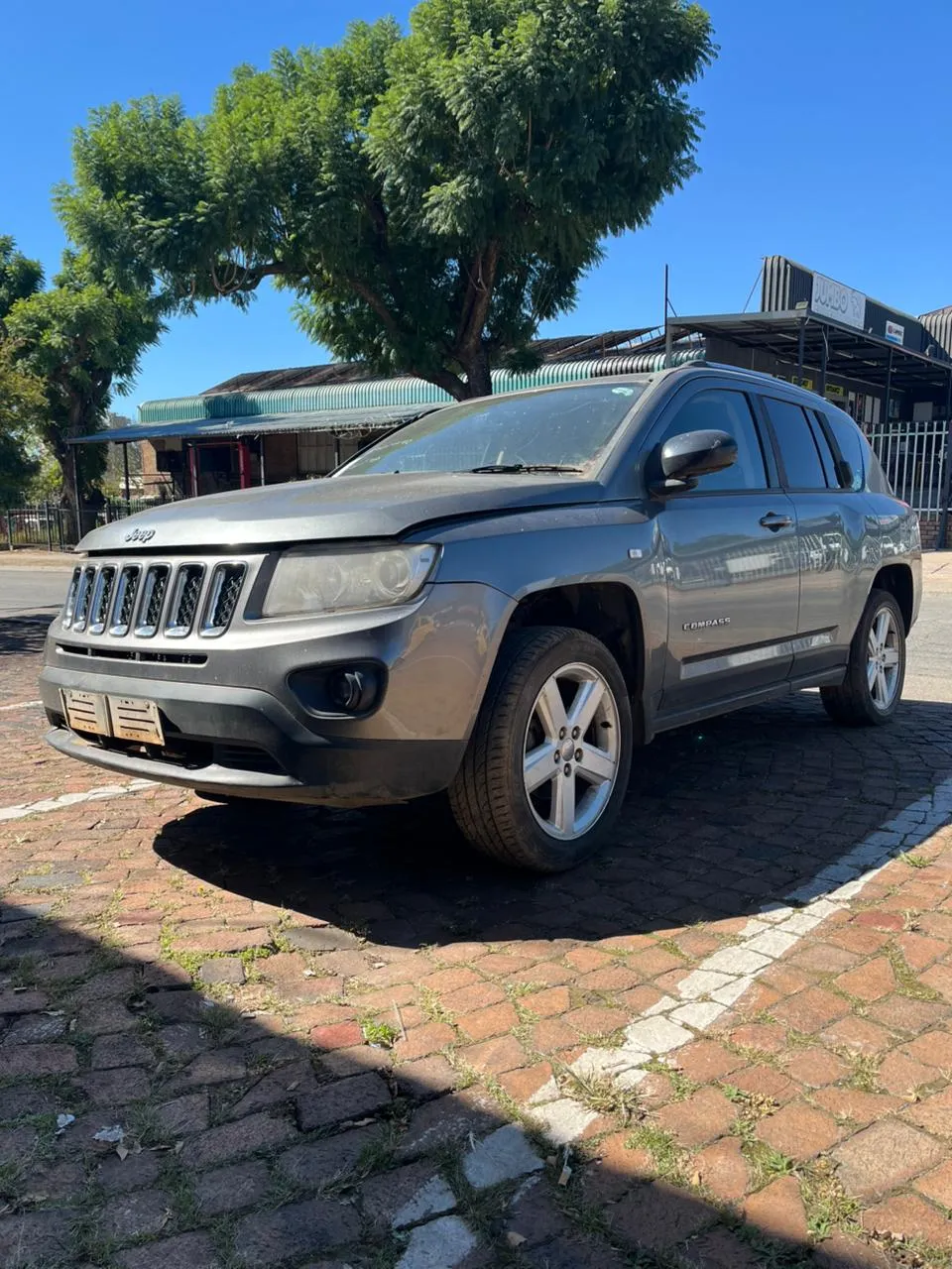 2012 Jeep Compass  view 4