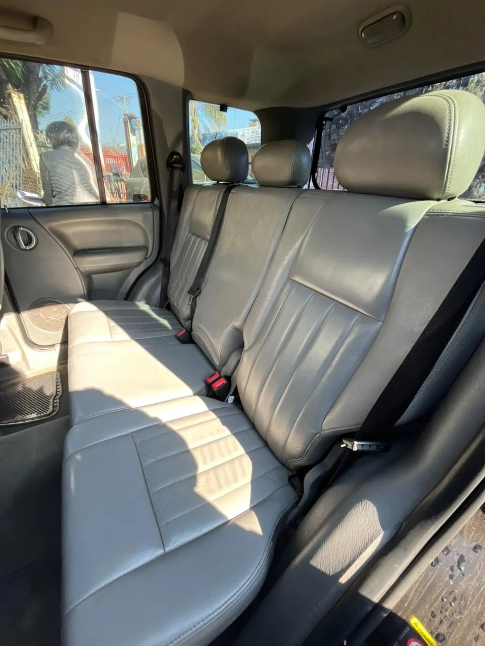 2005 Jeep Cherokee  view 9