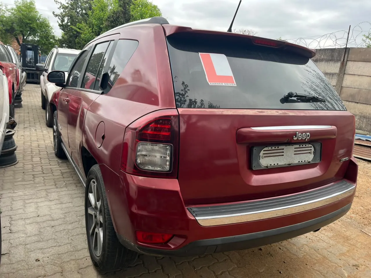 2014 Jeep Compass  view 3