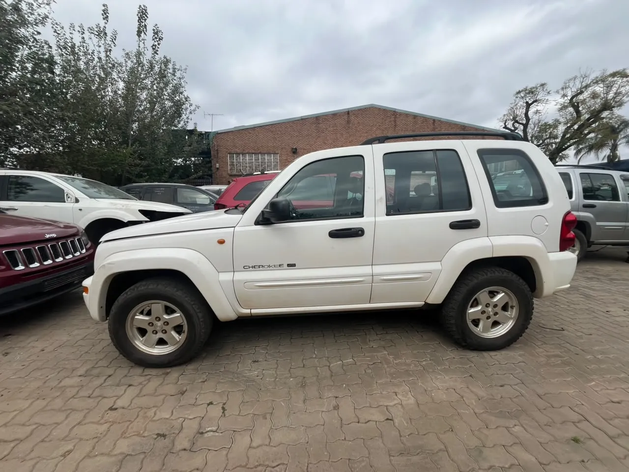 2002 Jeep Cherokee  view 6