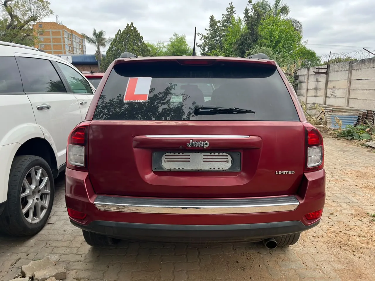 2014 Jeep Compass  view 5