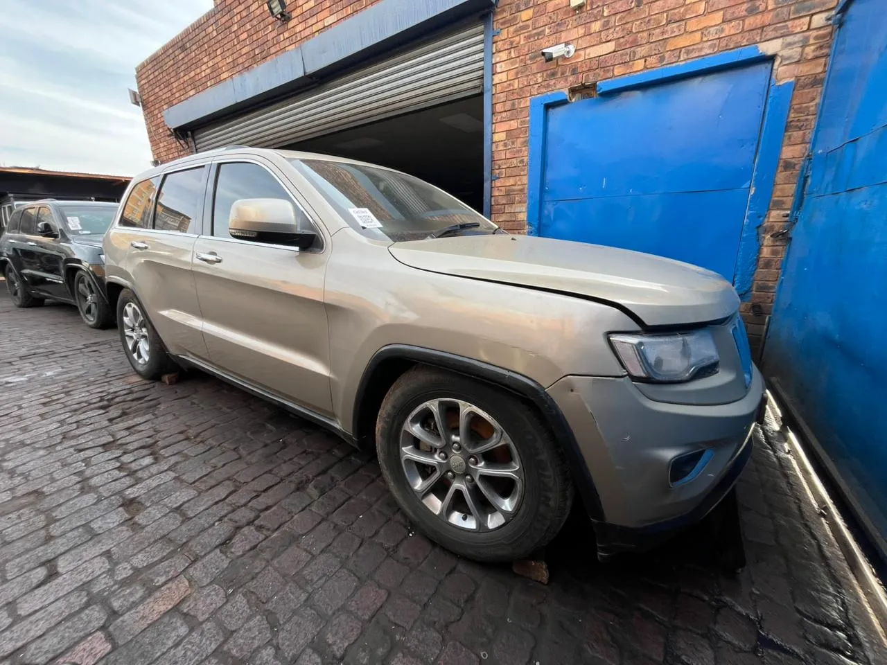 2015 Jeep Grand Cherokee  view 4