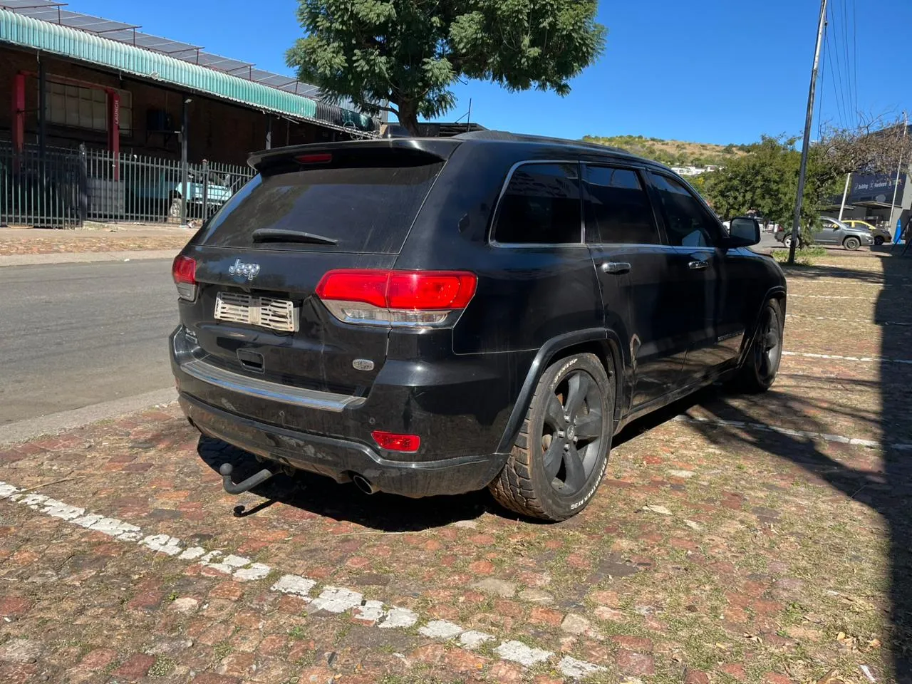 2014 Jeep Grand Cherokee  view 3