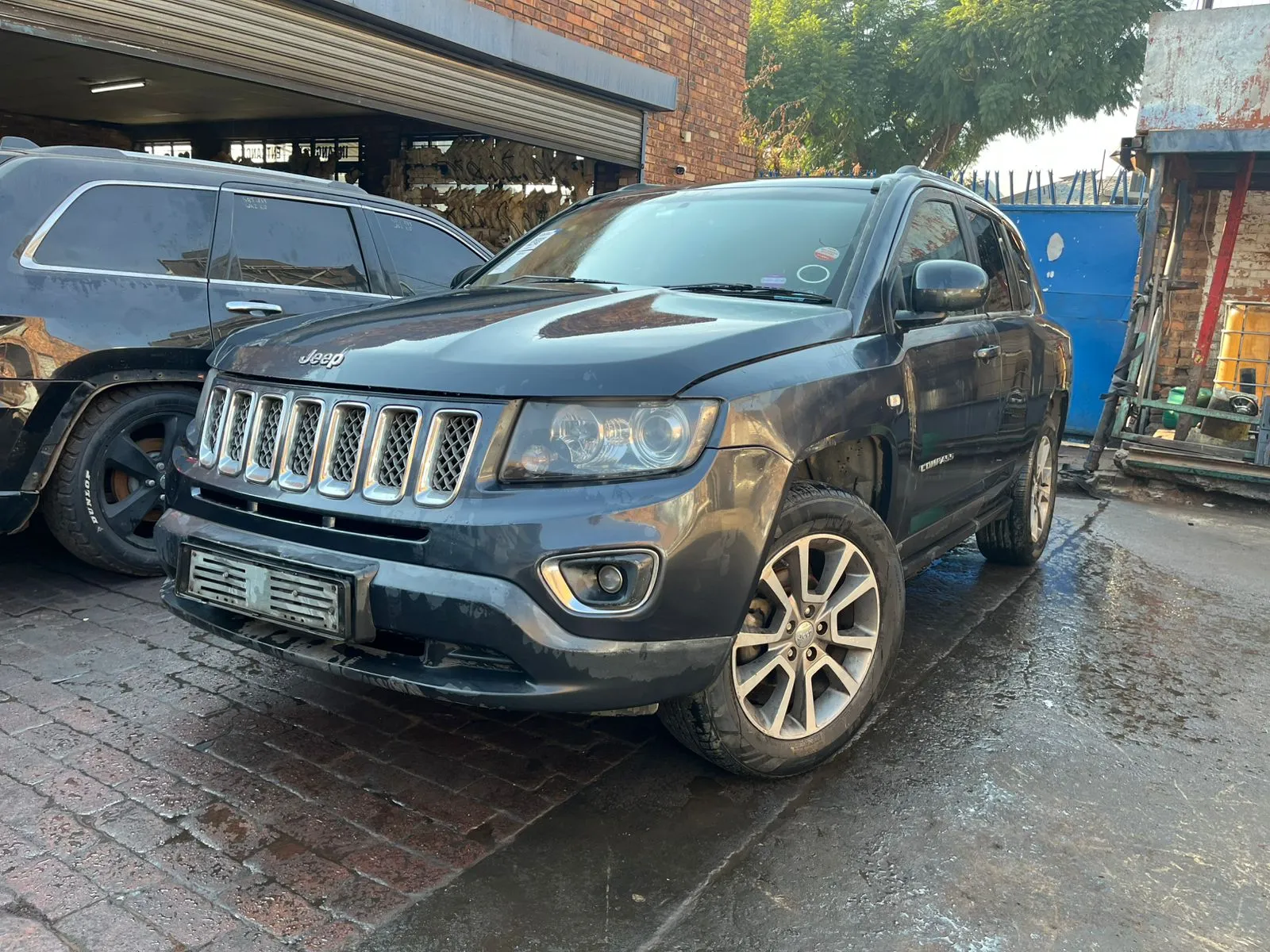2014 Jeep Compass  view 2