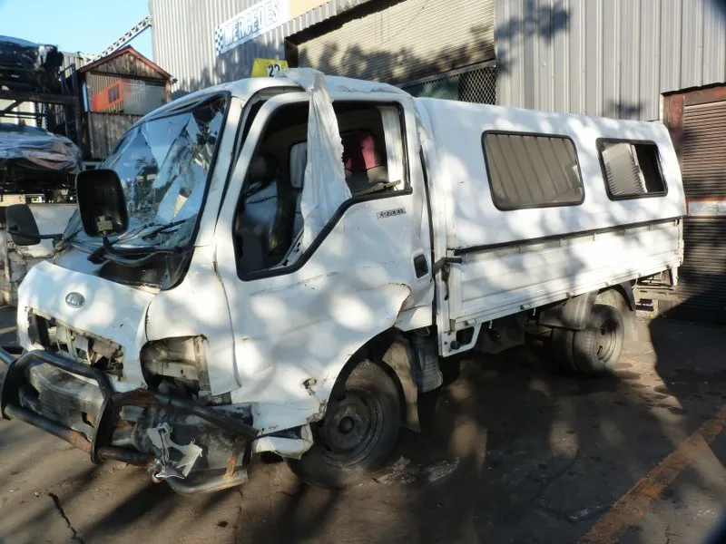 2004 Kia K2700 2.7 Tilt Cab view 2